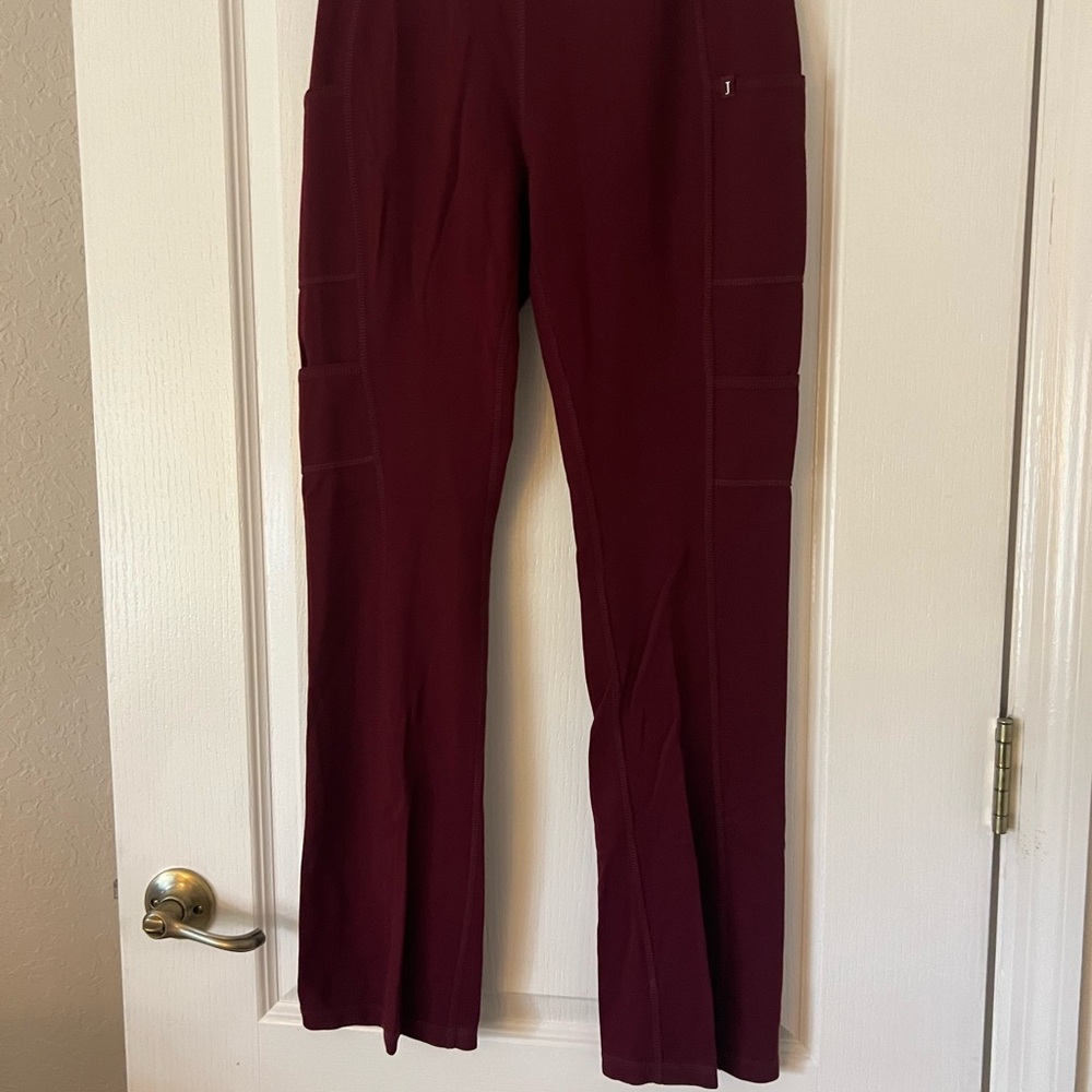 Jaanuu Woman scrub pants